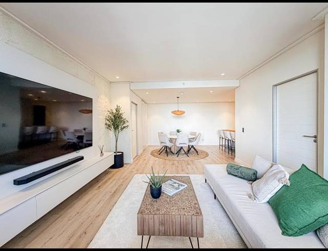 2 BEDROOM APARTMENT FOR SALE IN CAPE TOWN CITY CENTRE